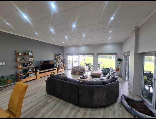 14 BEDROOM HOUSE FOR SALE IN KAALPLAATS EAST